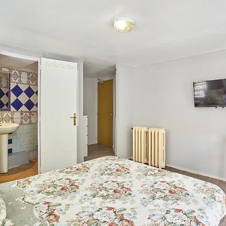 Le Petit Borda Hotel Paris Exterior photo